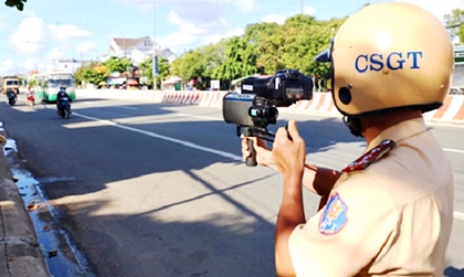 Mức phạt xe máy điều khiển xe chạy quá tốc độ quy định